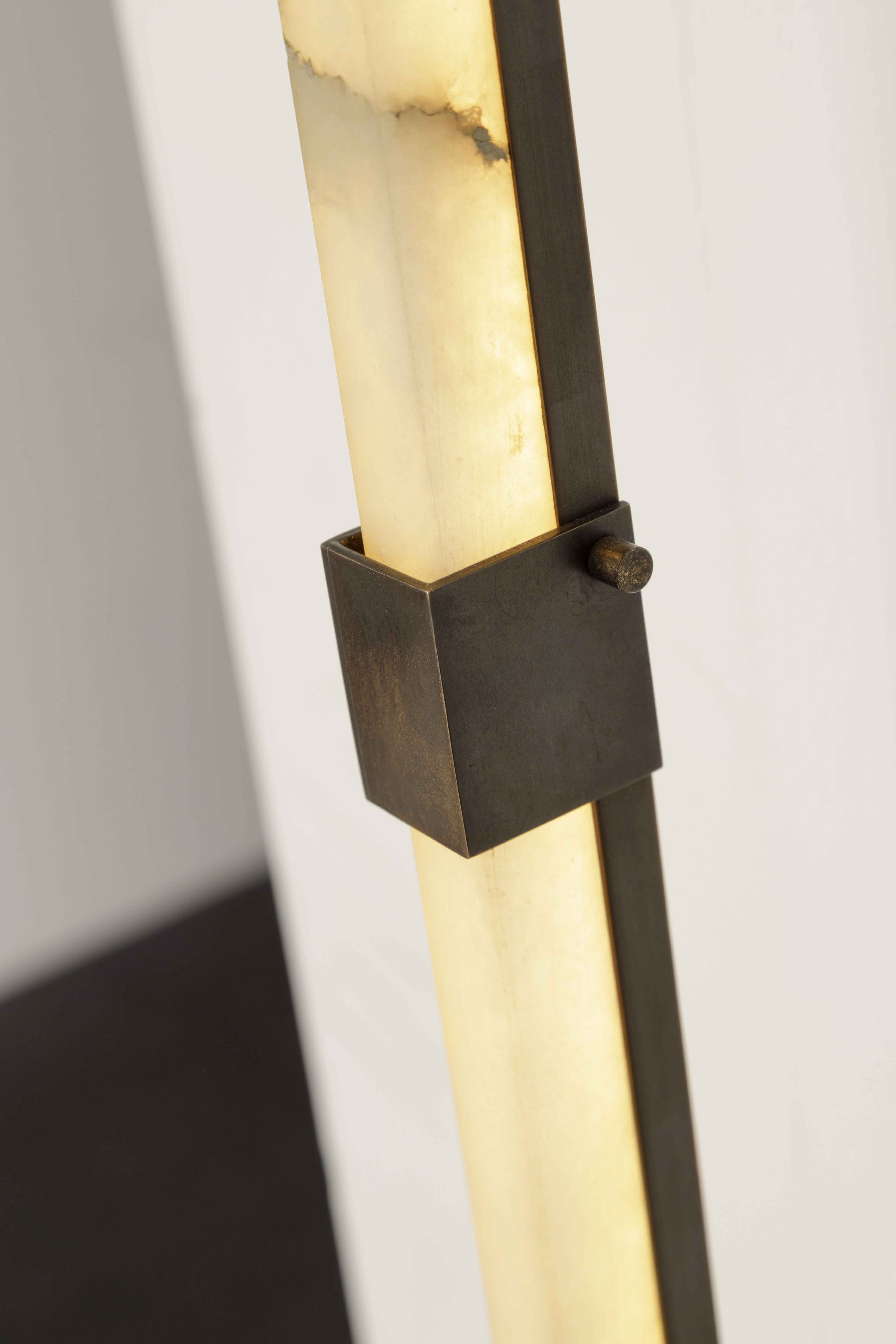 Wall lamp in burnished brass and alabaster