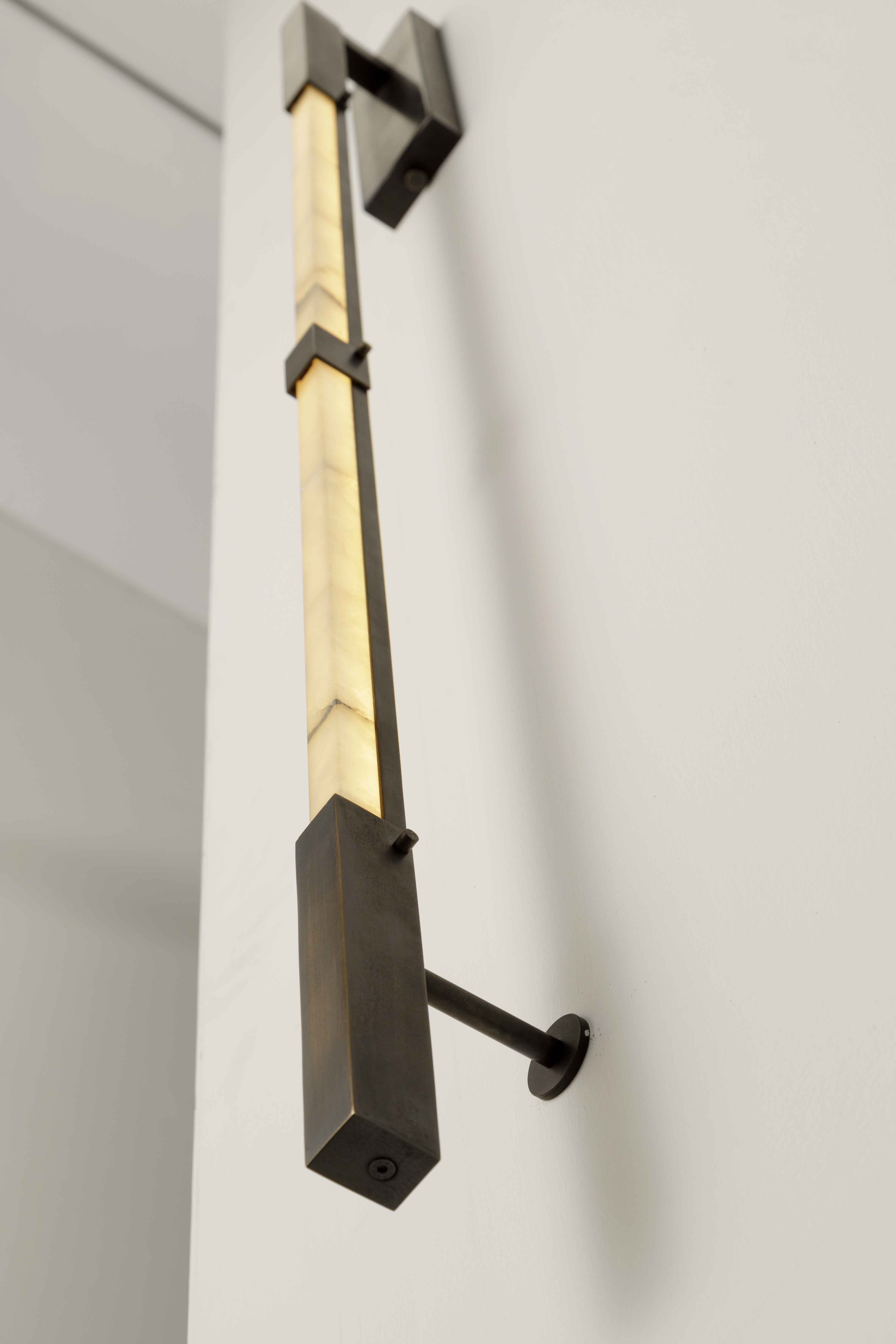 Wall lamp in burnished brass and alabaster